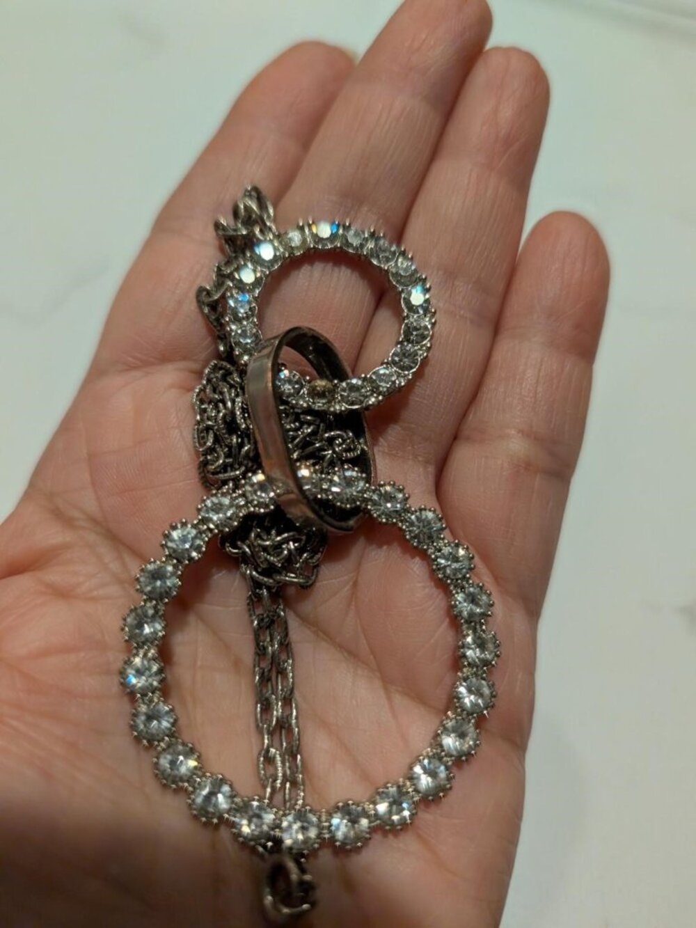 Large Silver Tone Vintage Rhinestone Circles Pendant Necklace. (Ship same day)